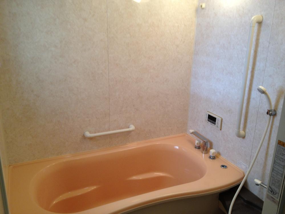 Bathroom. Indoor (04 May 2013) Shooting