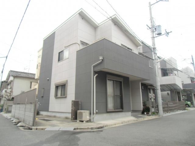 Local appearance photo. September 2006 architecture Corner lot is the property