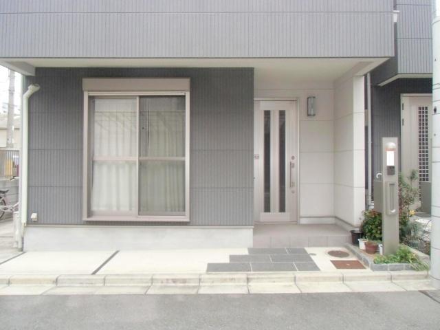 Entrance. Entrance part bicycle ・ You put bike