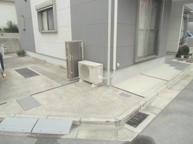 Local appearance photo. Garage Partial