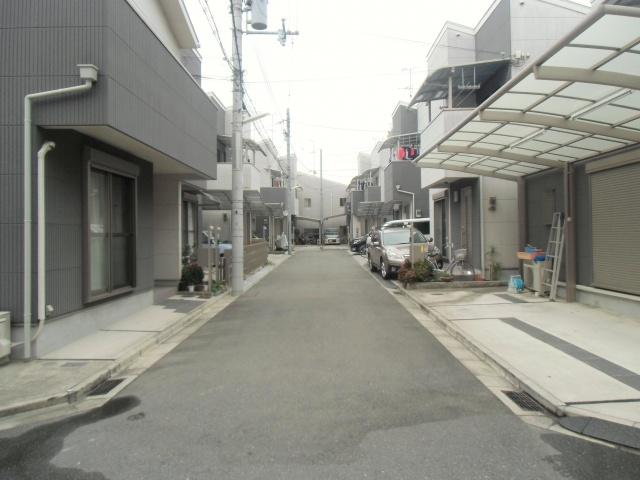 Local photos, including front road. Beautiful condominium compartment Northwest corner lot