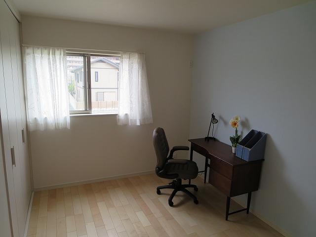 Non-living room. Western style room, Also to study