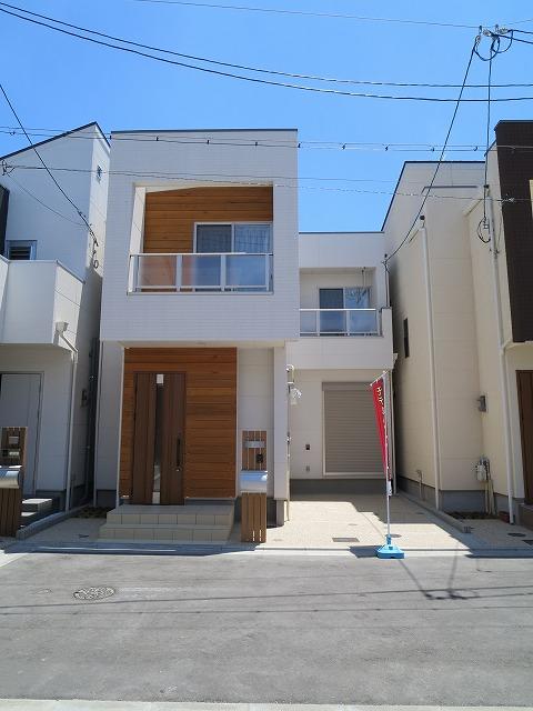 Local appearance photo. Mansion the natural wood with an emphasis on warmth and kindness to accent.