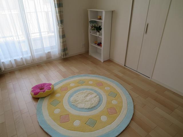 Non-living room. Second floor of each room is all rooms 6 quires more