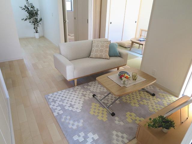 Living. Plenty incorporating the light, This living room was also consideration to ventilation