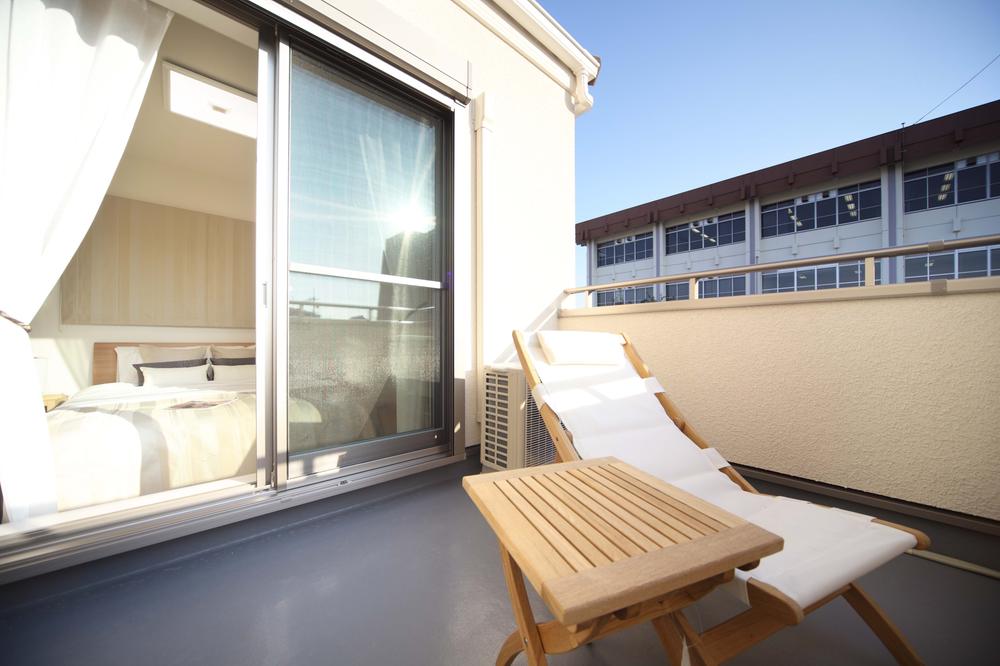 Non-living room. Balcony