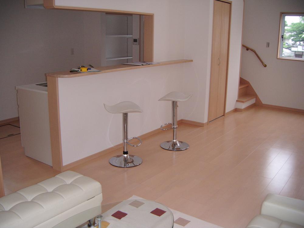 Same specifications photos (living)