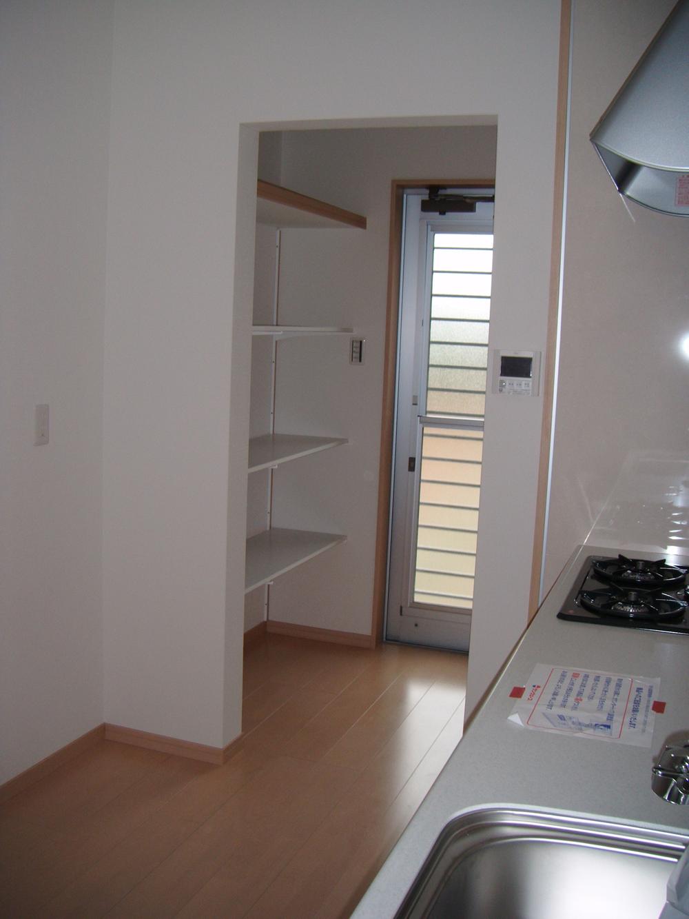 Same specifications photos (living). Happy storage! pantry