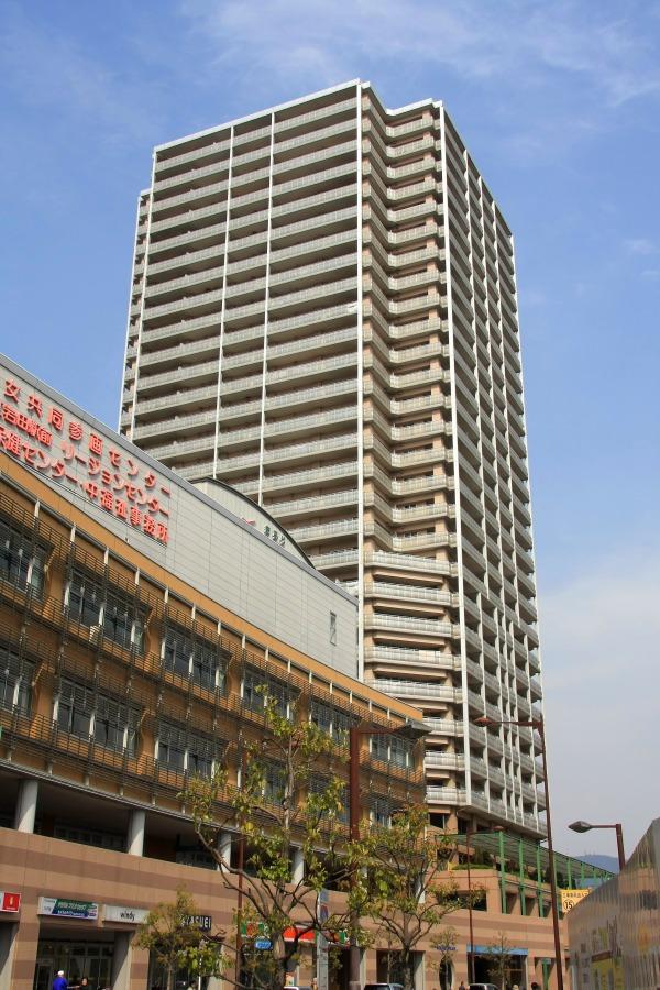 Government office. Administrative Service Center 858m to