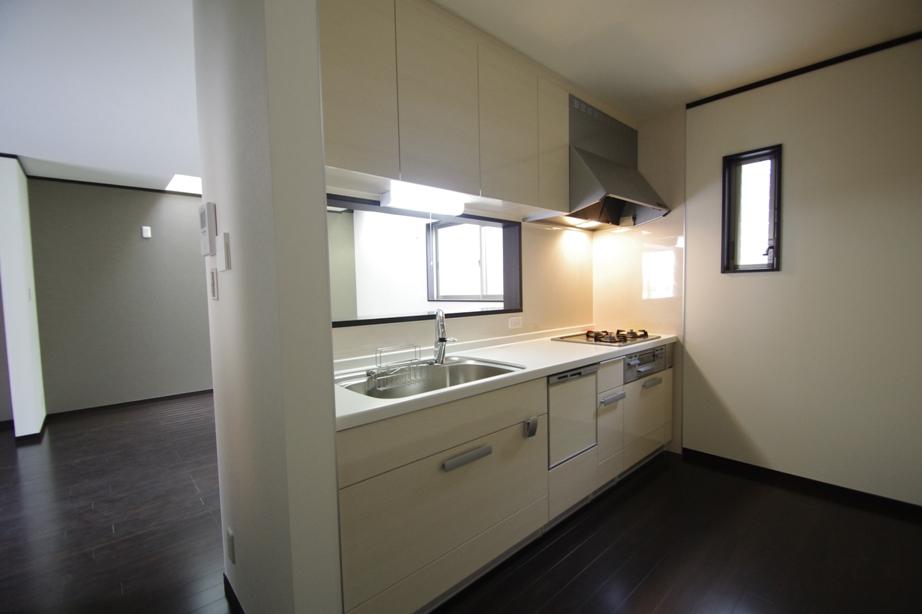 Same specifications photo (kitchen). Same specification kitchen.  Dishwasher standard specification.