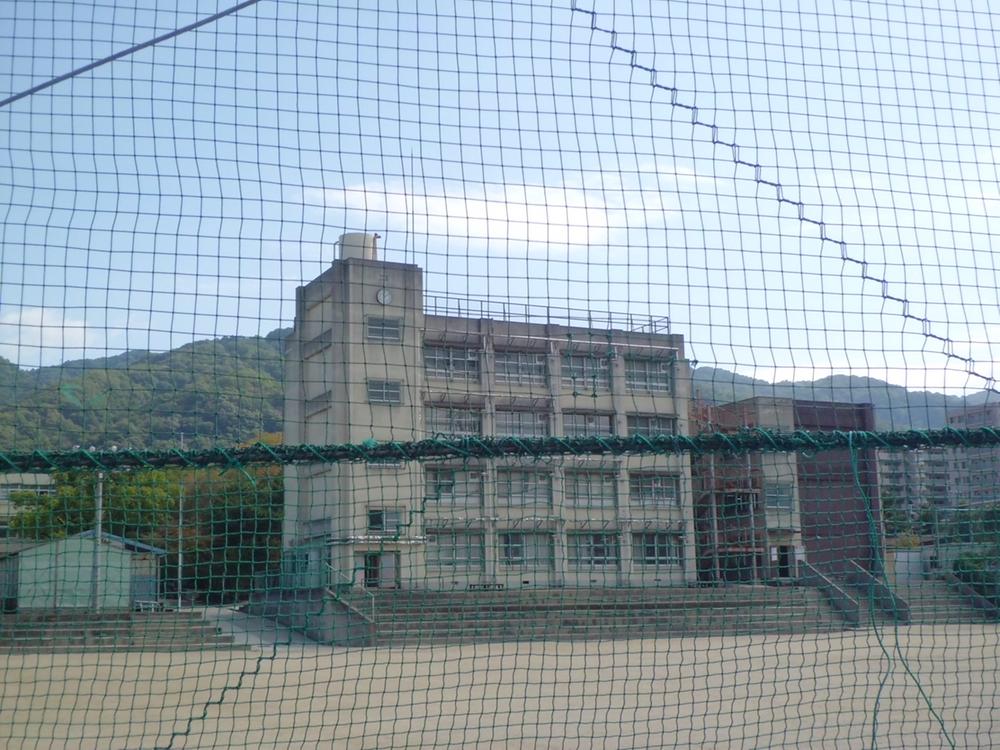 Junior high school. Higashi-Osaka City Maioka until junior high school 494m