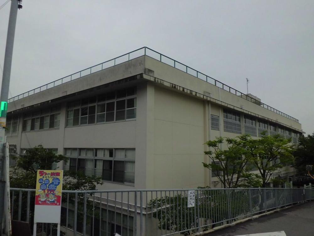 Primary school. Higashi-Osaka 853m up to municipal sheets Okahigashi Elementary School