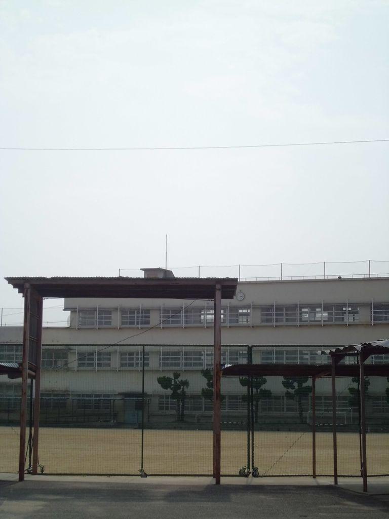 Junior high school. Higashi Osaka Municipal pilfered until junior high school 610m