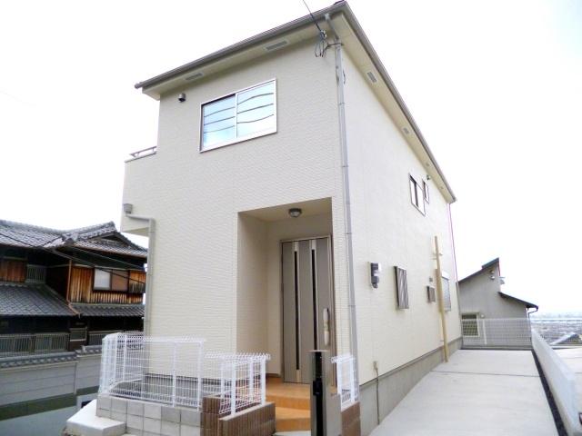 Same specifications photos (appearance). It is fully equipped