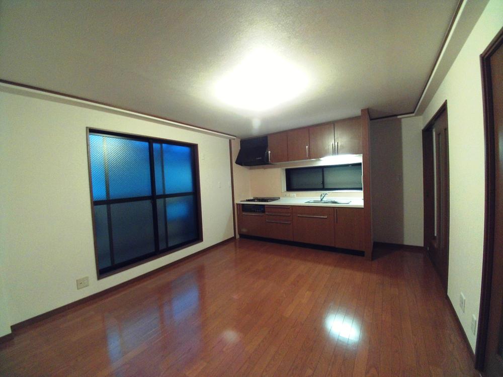 Living. Hiroi dining kitchen! Also it increases the time of the family ~