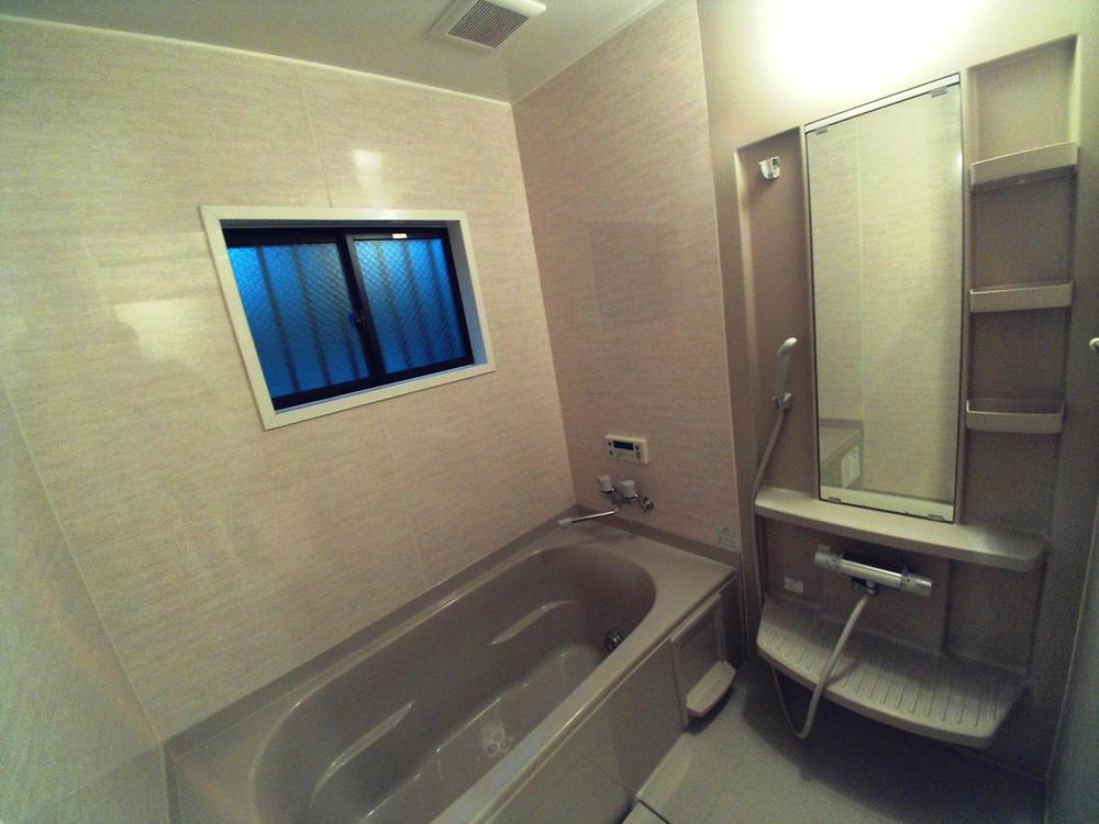 Bathroom. Spacious bathroom to heal fatigue of the day. Or bathing time together with your children is how