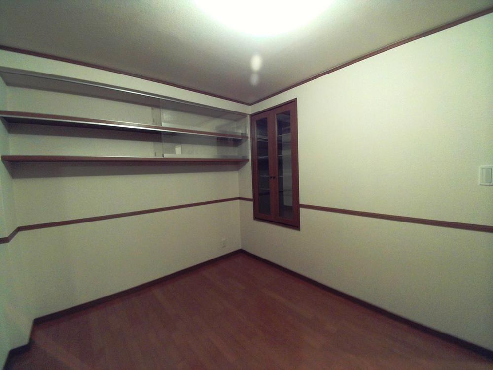 Non-living room. Bright south-facing 3 Kaiyoshitsu