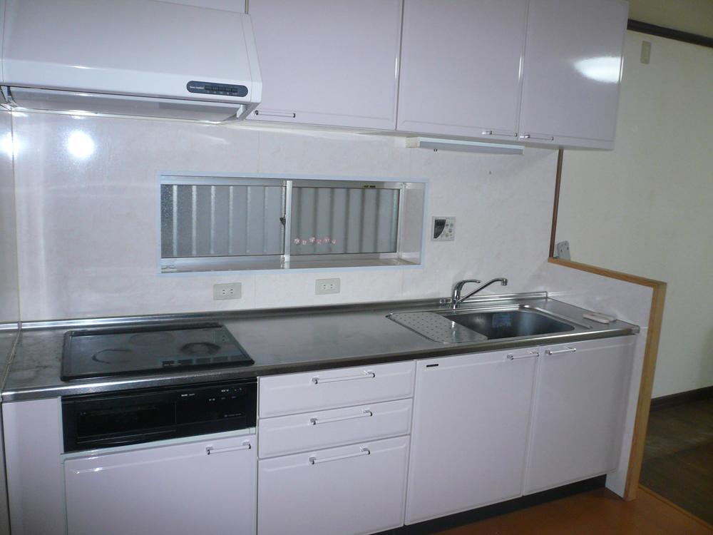 Kitchen. IH stove had made already. 