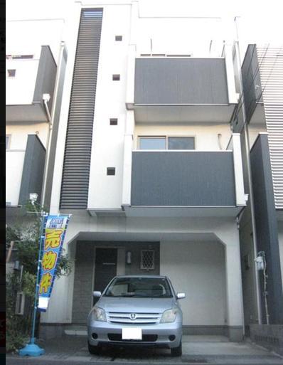 Local appearance photo. Appearance is also beautiful built 2007.