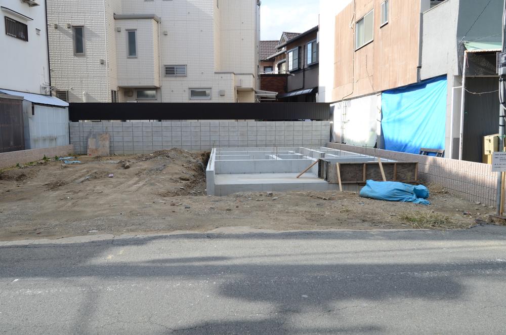 Local photos, including front road. Local (11 May 2013) Shooting