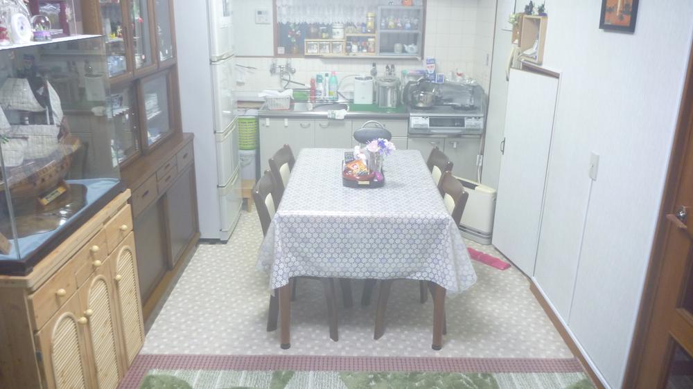 Living. You can use widely in the form of good living