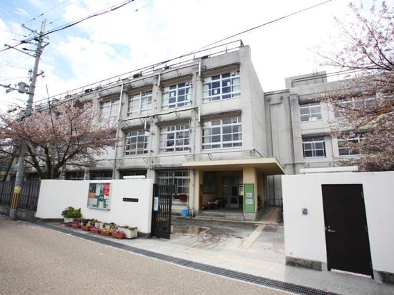 Junior high school. Higashi Osaka Municipal KANAOKA until junior high school 1174m