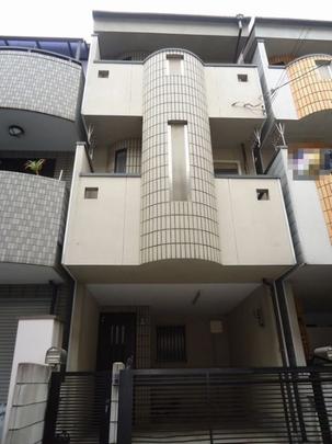 Local appearance photo. The building is the appearance. Shooting from east. 