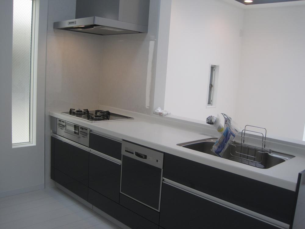 Model house photo. Higher brightness ~ Is a blow-by models boast atrium have!