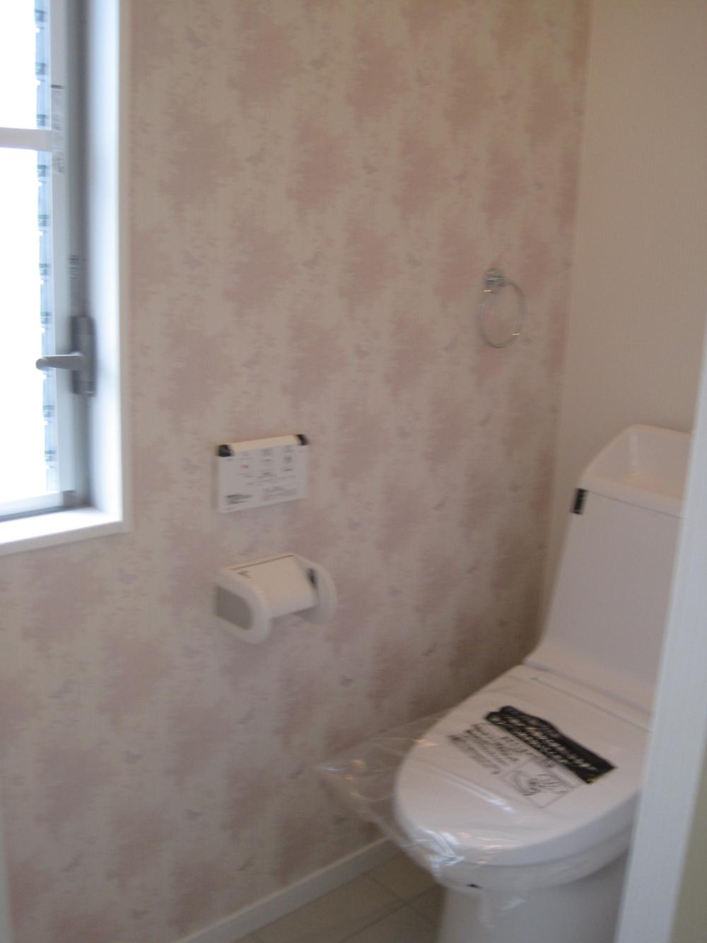 Model house photo. Also gorgeously in the bathroom