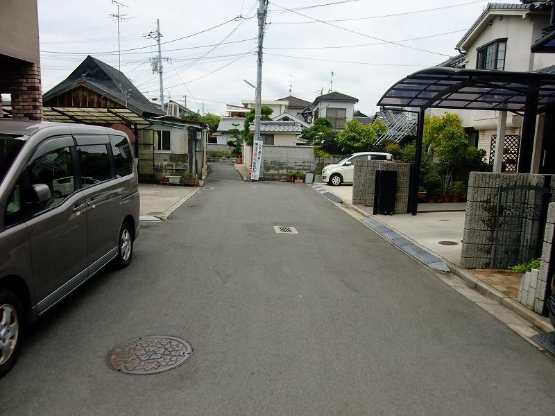 Local photos, including front road. Local (10 May 2013) Shooting