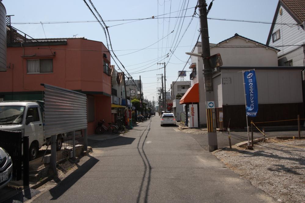 Local photos, including front road. Local (May 2013) Shooting