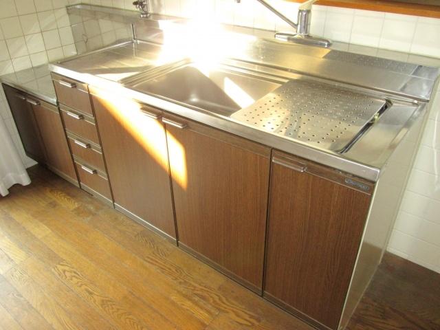 Kitchen. Bright kitchen