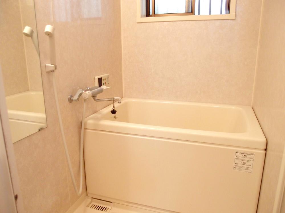 Bathroom. Local (June 2013) Shooting