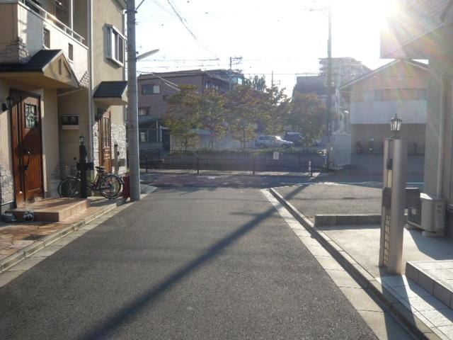 Local photos, including front road. Local (September 2013) Shooting