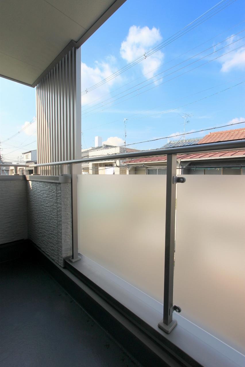 Balcony.  ■ Balcony space