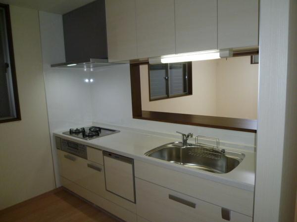 Kitchen. Easy support the mom in with dish washing dryer