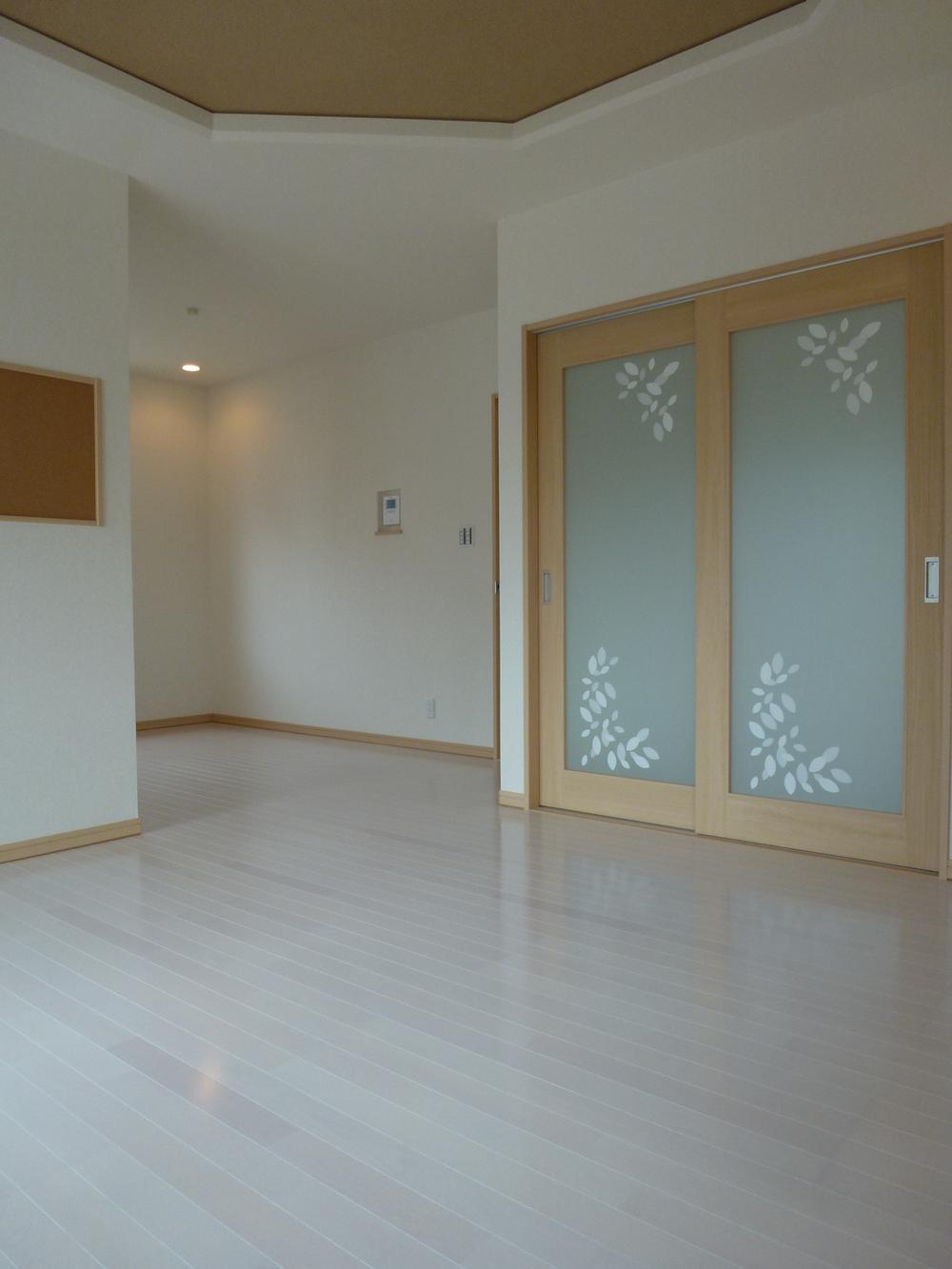 Same specifications photos (living). Our same specifications construction cases