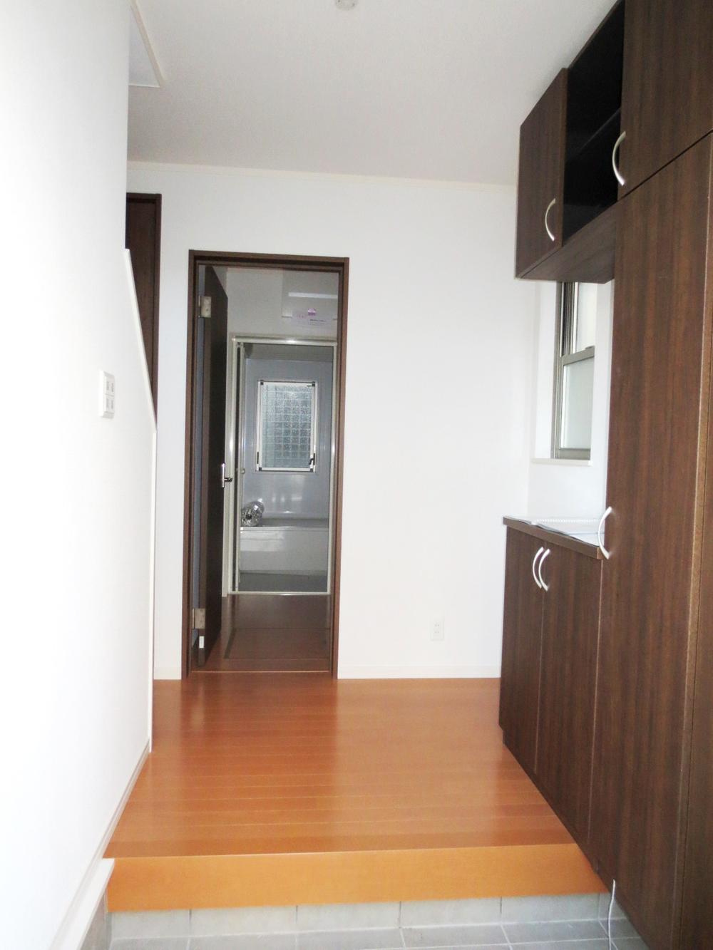 Entrance. Indoor (12 May 2013) Shooting