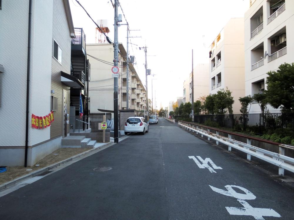 Local photos, including front road. Local (12 May 2013) Shooting