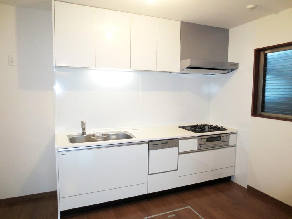 Kitchen. Indoor (12 May 2013) Shooting