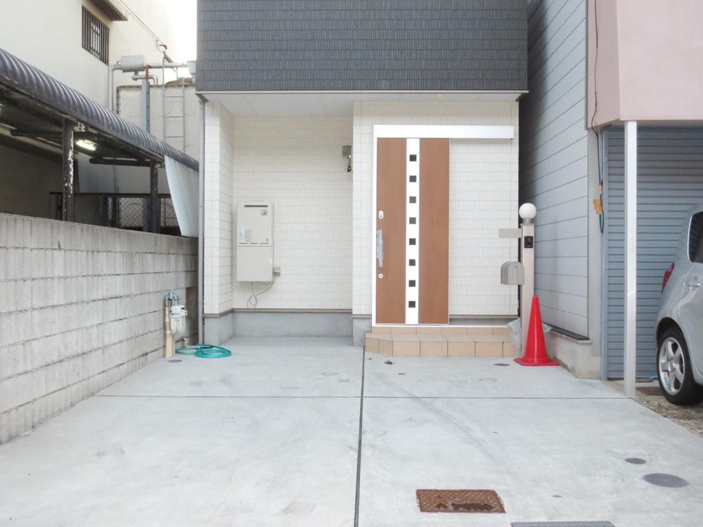 Parking lot. Local (12 May 2013) Shooting