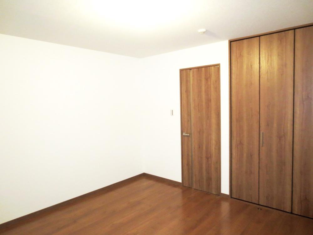 Non-living room. Indoor (12 May 2013) Shooting