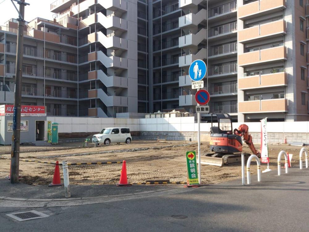 Local photos, including front road. Local Photos