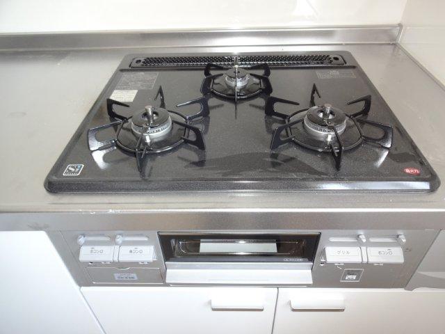 Kitchen. 3-neck Gasukitchin