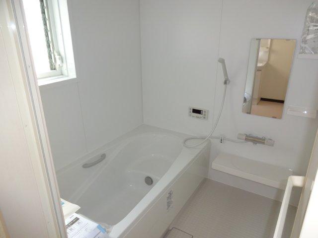 Bathroom. Replacement bathroom bath