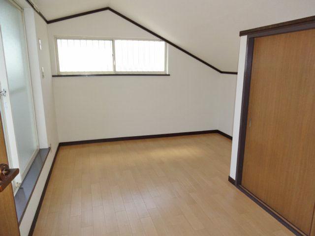 Other introspection. 4 floor Western-style