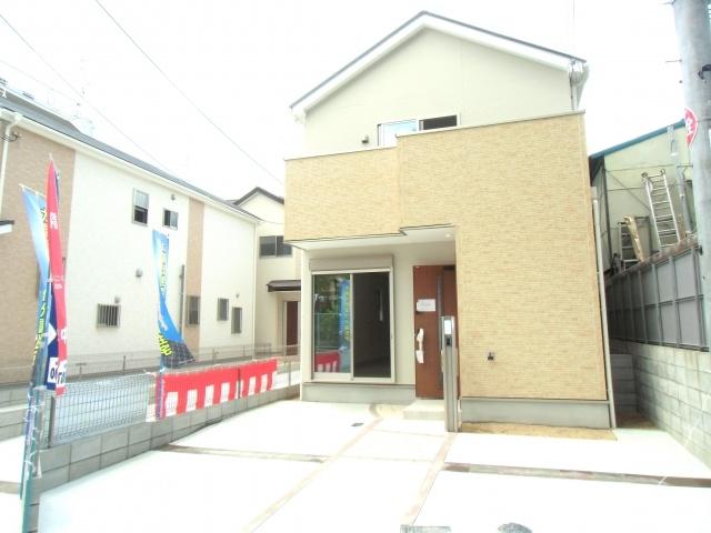 Same specifications photos (appearance). New construction is a two-story is 8 compartment