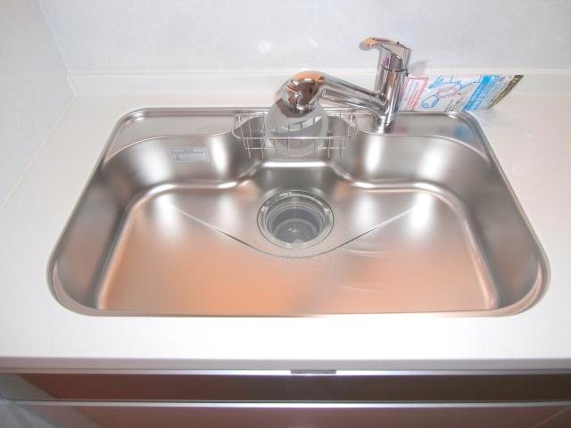 Same specifications photos (Other introspection). Easy to use in a wide sink