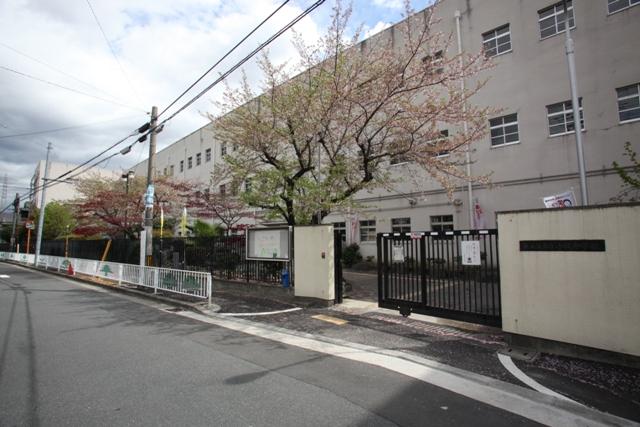 Junior high school. Higashi Osaka Municipal Kosaka until junior high school 413m