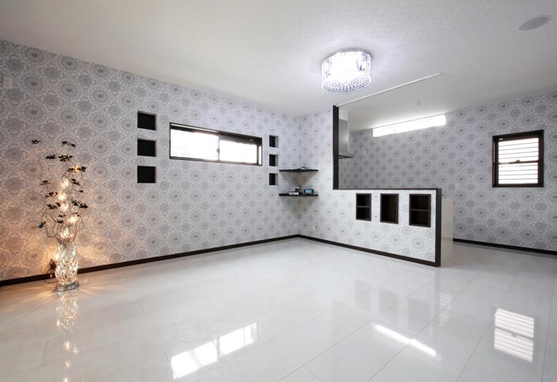 Living. Past of construction cases